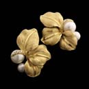 Annamarie Cammilli 18kt yellow gold floral earrings with pave diamonds and white pearls