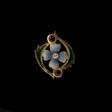 Lovely blue and green enamel floral pendant set in 18kt yellow gold, from Nouveau Collection.