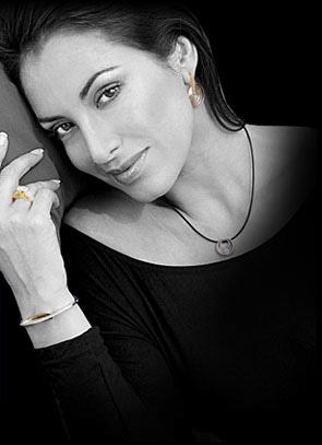 World renowned designer jewelry. Engagement Rings, Necklaces, Bracelets, Earrings