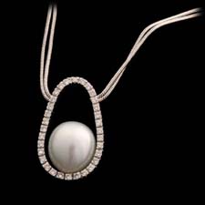 18kt white gold diamond and pearl necklace .44cts in diamonds