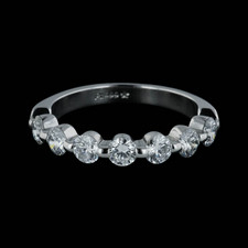 Memoire platinum single shared prong 7 stone wedding ring