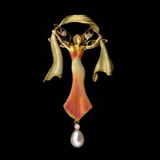 Dream comes to life with this fantastic fairy-like piece of art from Nouveau Collection. The 18kt gold design can be worn as a brooch or a pendant.