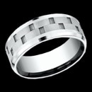 A 8mm 14k white gold mens wedding band. This ring features 
 a drop Bevel Edge and the center is a Chain Link design. This ring is priced at a size 10, but can be made in other sizes. Prices may vary on finger size.


A very cool design. 