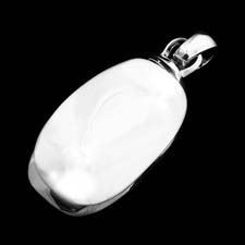 Closeout Jewelry sterling silver large Venus pendant