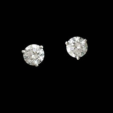 Pearlman's Bridal 3 prong Martini diamond stud earrings